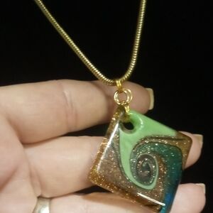 Vintage Murano glass collar 14 in. pendant necklace on a gold tone snake chain.